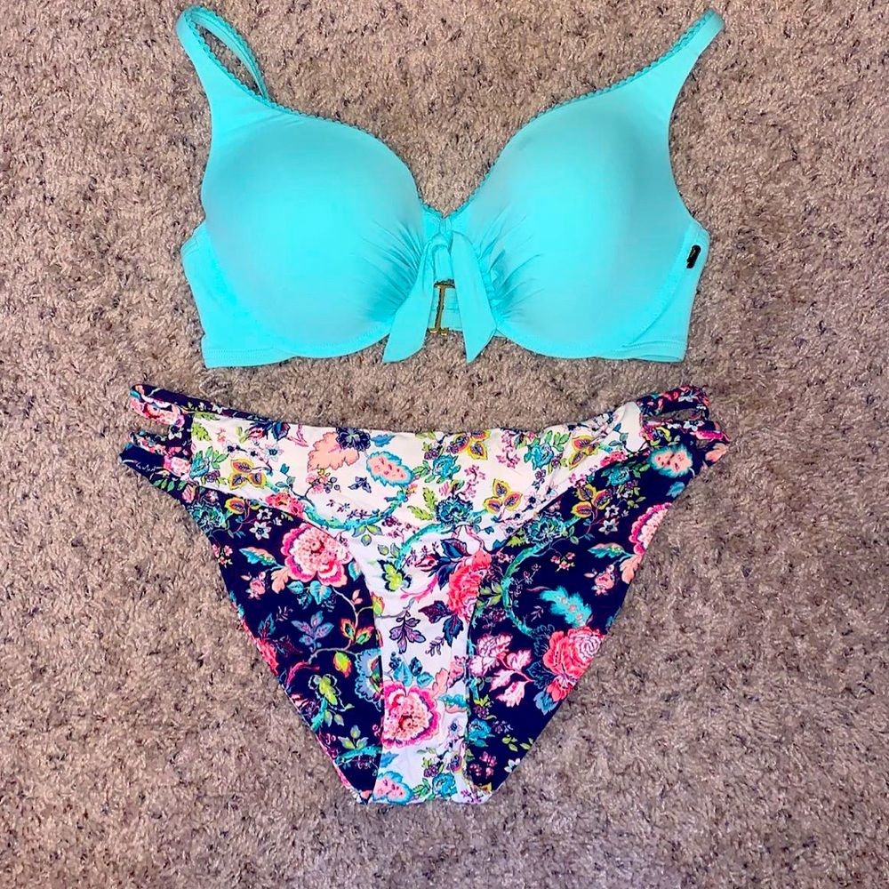 Bikini Set with Reversible Bottom - Picture 9 of 11